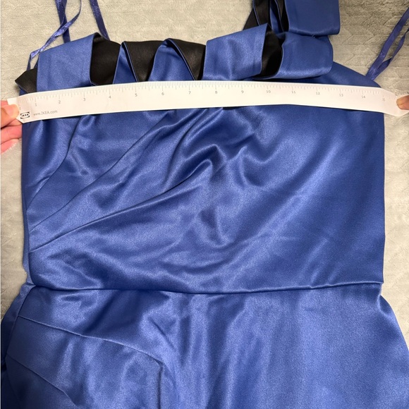 Max and Cleo One shoulder gown - Picture 7 of 8